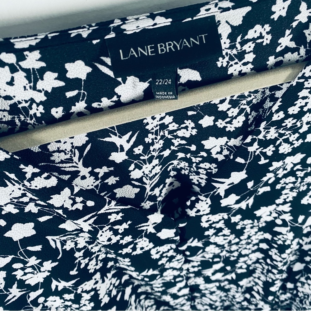 Lane Bryant Black and White Floral Peplum Blouse 22/24